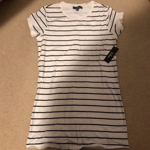 Lulus Black/White Striped T-Shirt Dress

Size: S